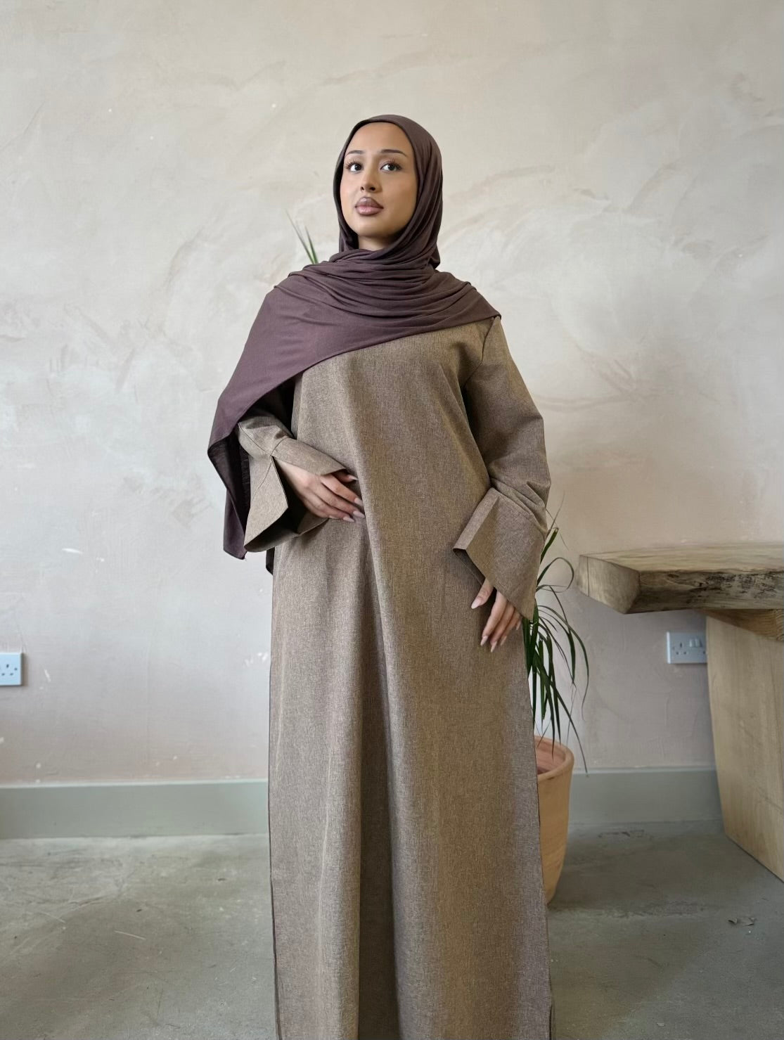 Closed Linen Abaya- Coffee